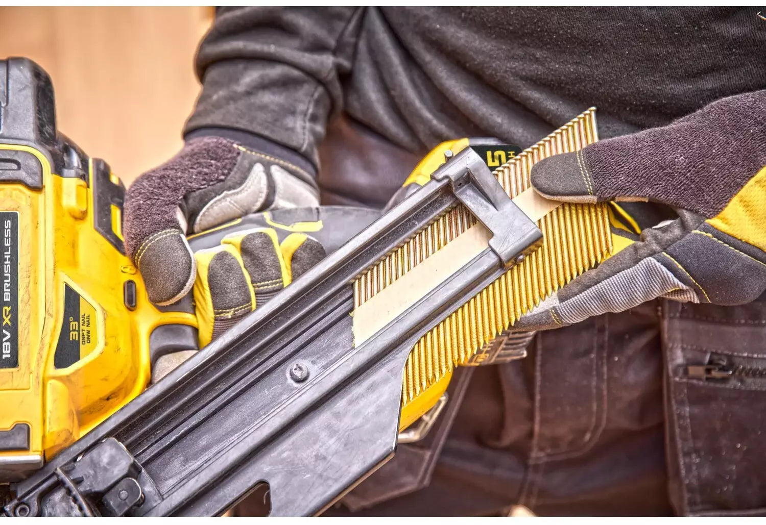 DeWALT DCN930N-XJ 18V Li-ion XR accu constructie tacker body - Enkelschot & bumpfire - 50-90mm - koolborstelloos