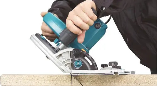 Makita SP6000J 230V Invalcirkelzaag 165 mm In Mbox - SP6000J