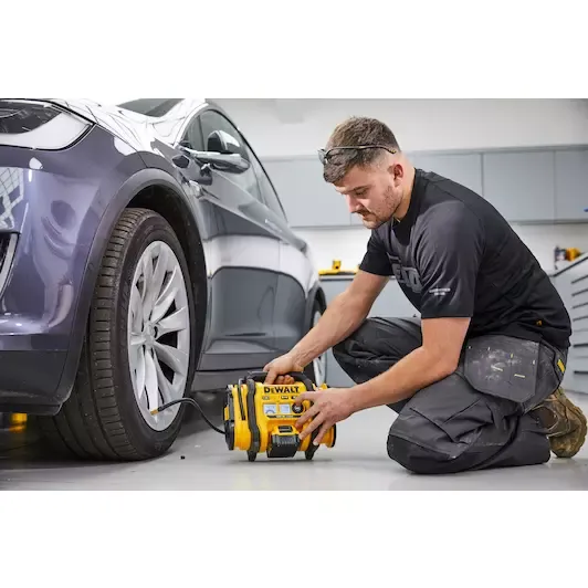 dewalt_dcc018n_xj_11_532x532.webp