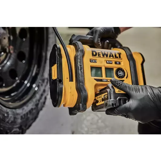 dewalt_dcc018n_xj_17_532x532.webp