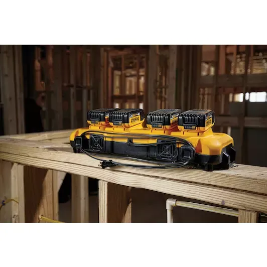 dewalt_dcb104_qw_5_532x532.webp