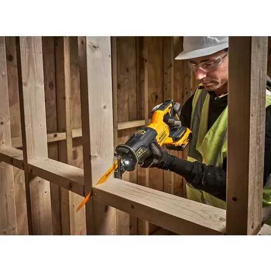 dewalt_dcs382n_xj_6_532x532.webp