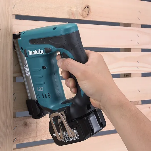 makita_dst221zj_12_532x532.webp