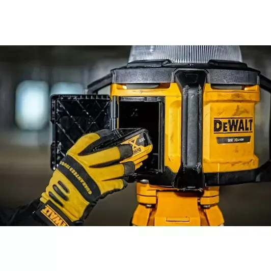 dewalt_dcl074_xj_8_532x532.webp