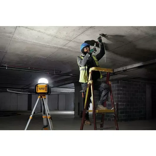 dewalt_dcl074_xj_10_532x532.webp