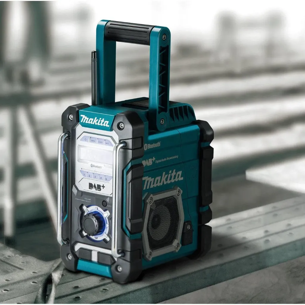 makita-dmr112-bouwradio-lxt-cxt-72v-18v-dab-0088381870160-mastertools_nl-4_f9a7c80e-6b72-4a02-9dd4-7f8d871e6298.webp